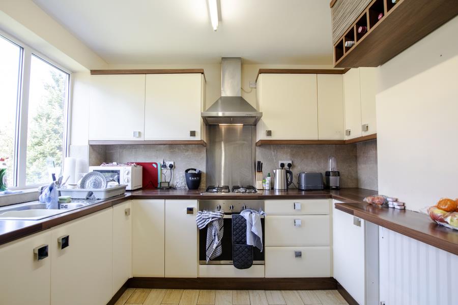 East Drive, B5