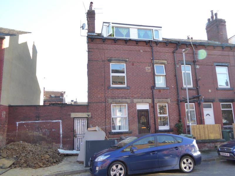 Property photo: Paisley View, Armley, LS12