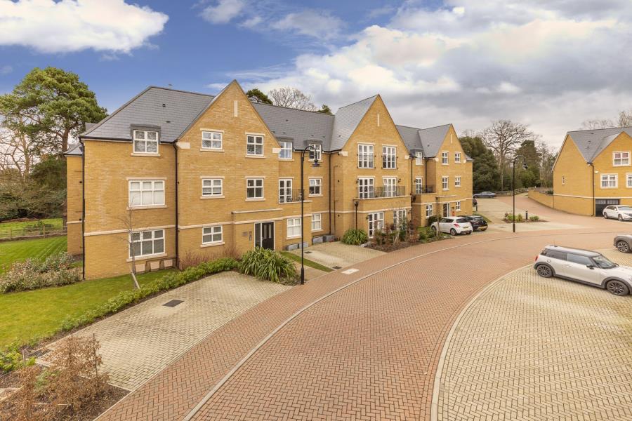 Englefield Green, Surrey Buckinghams