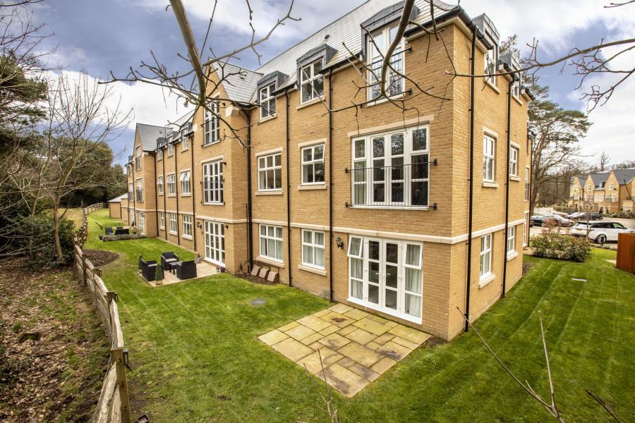 Englefield Green, Surrey Buckinghams