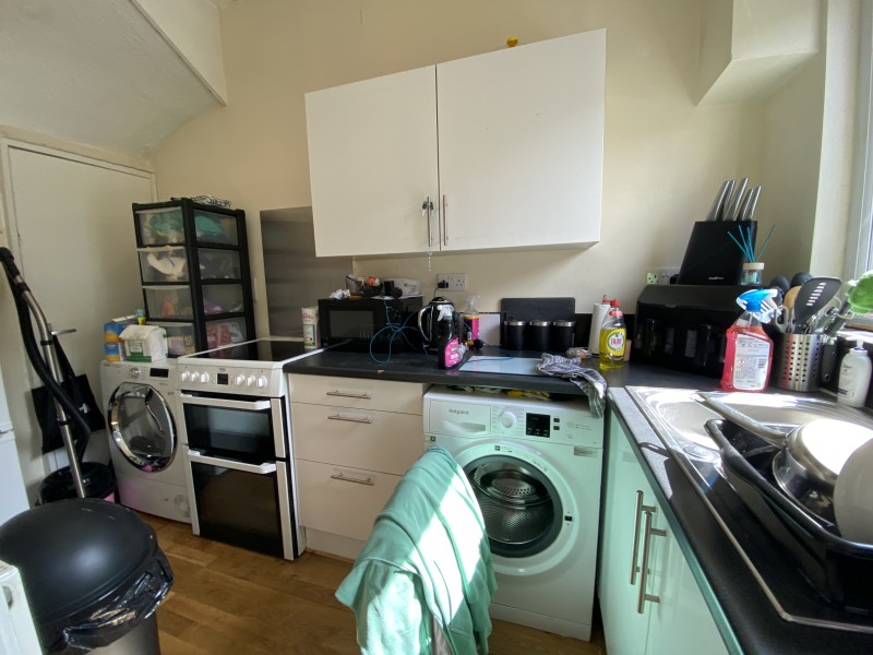 Compton Crescent, Harehills, LS9 photo