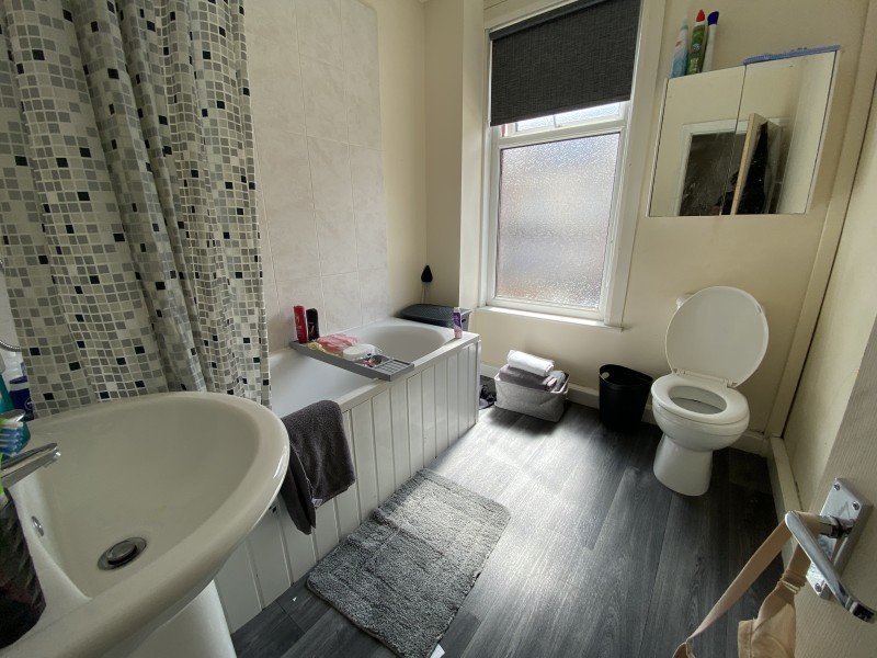 Compton Crescent, Harehills, LS9 photo
